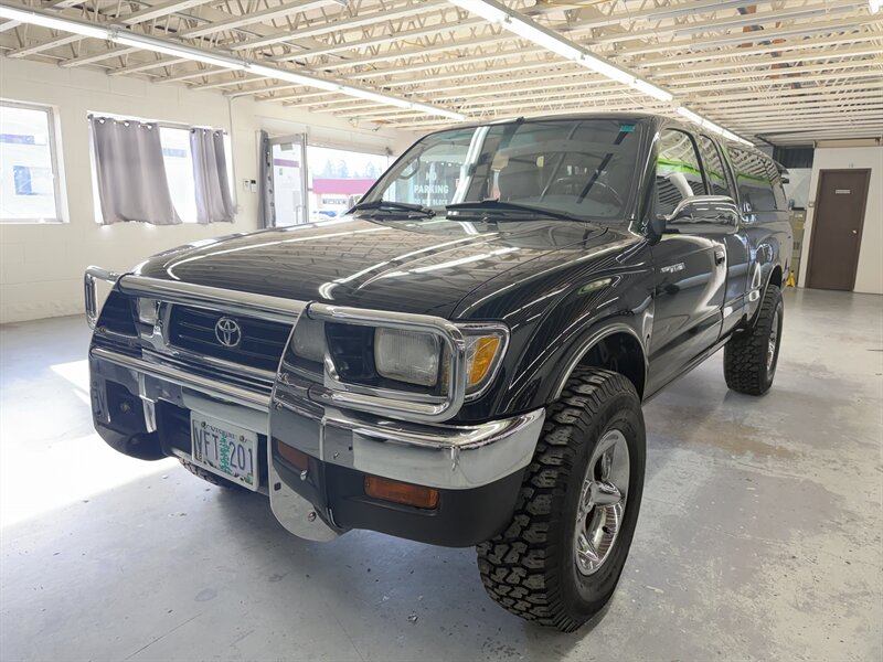 1996 Toyota Tacoma SR5 2dr SR5  