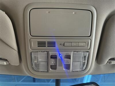 2012 Honda Odyssey Touring ONE OWNER  LOW MILE 73K   - Photo 15 - Portland, OR 97267