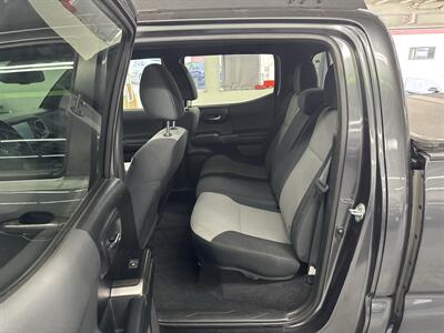 2021 Toyota Tacoma TRD Off-Road (1 OWNER) LONG BED LOW MILES 47K   - Photo 14 - Portland, OR 97267