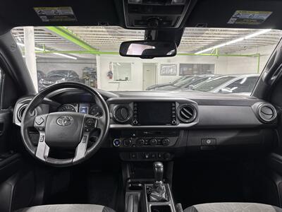 2021 Toyota Tacoma TRD Off-Road (1 OWNER) LONG BED LOW MILES 47K   - Photo 10 - Portland, OR 97267
