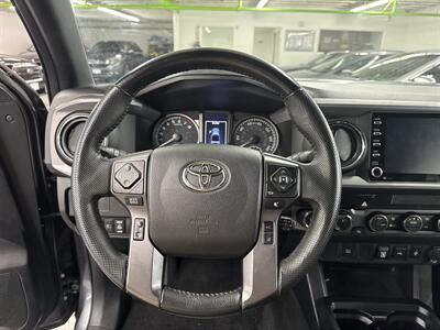 2021 Toyota Tacoma TRD Off-Road (1 OWNER) LONG BED LOW MILES 47K   - Photo 12 - Portland, OR 97267