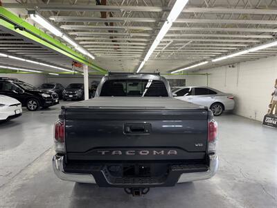 2021 Toyota Tacoma TRD Off-Road (1 OWNER) LONG BED LOW MILES 47K   - Photo 5 - Portland, OR 97267