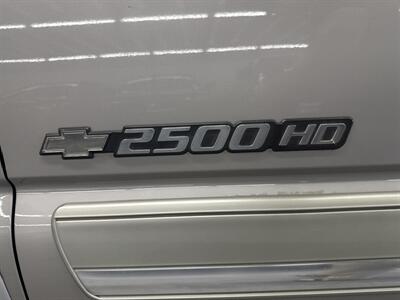 2005 Chevrolet Silverado 2500 LS LONG BED 4dr LOW MILE 109K   - Photo 25 - Portland, OR 97267