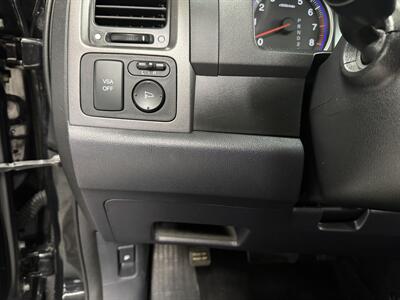 2009 Honda CR-V EX-L 2 OWNERS (26 SERVICE RECORD)   - Photo 19 - Portland, OR 97267