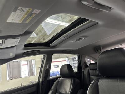 2009 Honda CR-V EX-L 2 OWNERS (26 SERVICE RECORD)   - Photo 17 - Portland, OR 97267