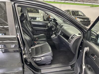 2009 Honda CR-V EX-L 2 OWNERS (26 SERVICE RECORD)   - Photo 14 - Portland, OR 97267