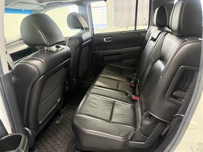 2012 Honda Pilot Touring/ TWO OWNERS/ LOW MILES 72K   - Photo 12 - Portland, OR 97267