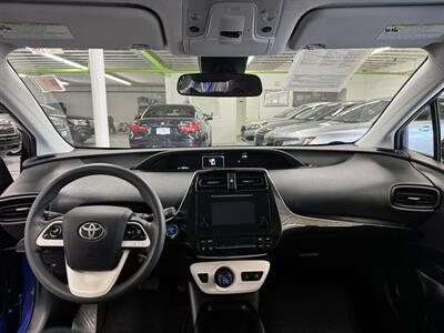 2017 Toyota Prius Two ONE OWNER 25 LOW MILE 76K - Photo 8 - Portland, OR 97267