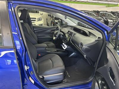 2017 Toyota Prius Two ONE OWNER 25 LOW MILE 76K - Photo 12 - Portland, OR 97267