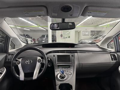 2010 Toyota Prius IV 2 OWNER 35 SERVICE RECORDS - Photo 9 - Portland, OR 97267