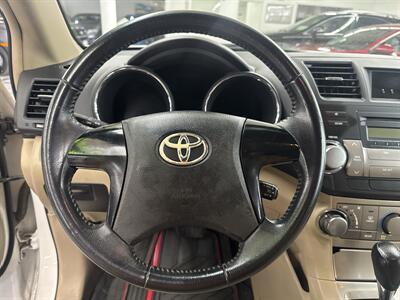 2012 Toyota Highlander 1 OWNER (22 SERVICE RECORDS)   - Photo 11 - Portland, OR 97267