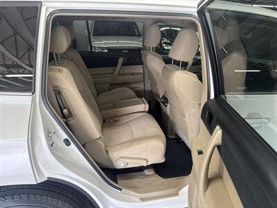 2012 Toyota Highlander 1 OWNER (22 SERVICE RECORDS)   - Photo 16 - Portland, OR 97267