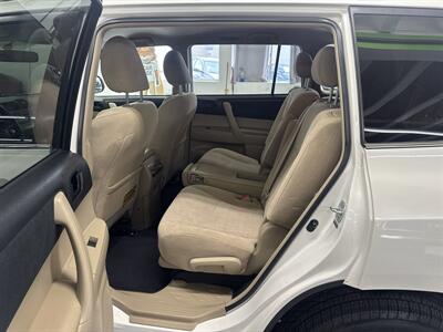 2012 Toyota Highlander 1 OWNER (22 SERVICE RECORDS)   - Photo 13 - Portland, OR 97267
