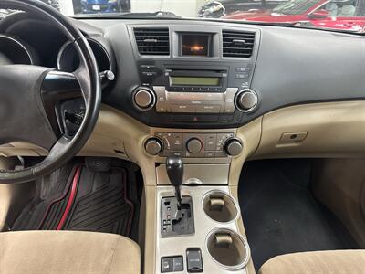 2012 Toyota Highlander 1 OWNER (22 SERVICE RECORDS)   - Photo 17 - Portland, OR 97267
