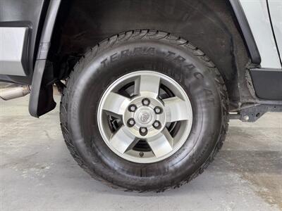 2010 Toyota FJ Cruiser ONE OWNER 25 SERVICE   - Photo 19 - Portland, OR 97267