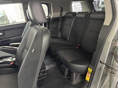 2010 Toyota FJ Cruiser ONE OWNER 25 SERVICE   - Photo 15 - Portland, OR 97267