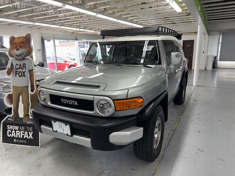 2010 Toyota FJ Cruiser ONE OWNER 25 SERVICE - Photo 1 - Portland, OR 97267
