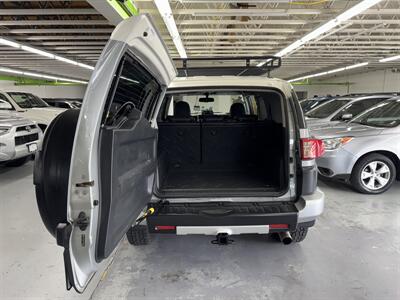 2010 Toyota FJ Cruiser ONE OWNER 25 SERVICE   - Photo 8 - Portland, OR 97267