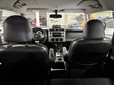 2010 Toyota FJ Cruiser ONE OWNER 25 SERVICE   - Photo 10 - Portland, OR 97267