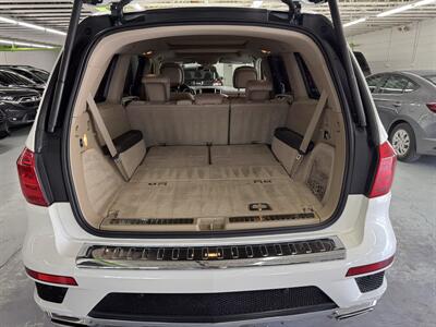 2015 Mercedes-Benz GL 550 4MATIC LOW MILES 68k (2 OWNERS) - Photo 10 - Portland, OR 97267