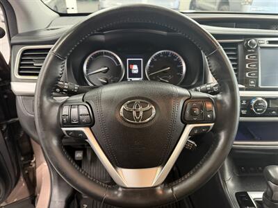 2017 Toyota Highlander Hybrid Limited Platinum ONE OWNER   - Photo 10 - Portland, OR 97267