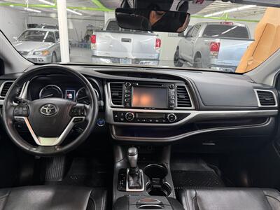 2017 Toyota Highlander Hybrid Limited Platinum ONE OWNER   - Photo 9 - Portland, OR 97267