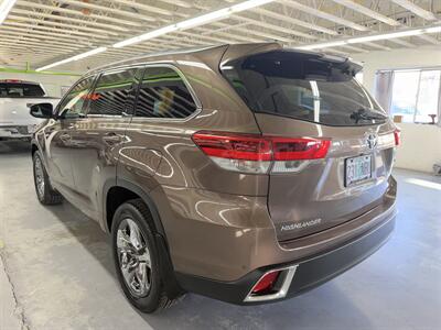 2017 Toyota Highlander Hybrid Limited Platinum ONE OWNER   - Photo 6 - Portland, OR 97267
