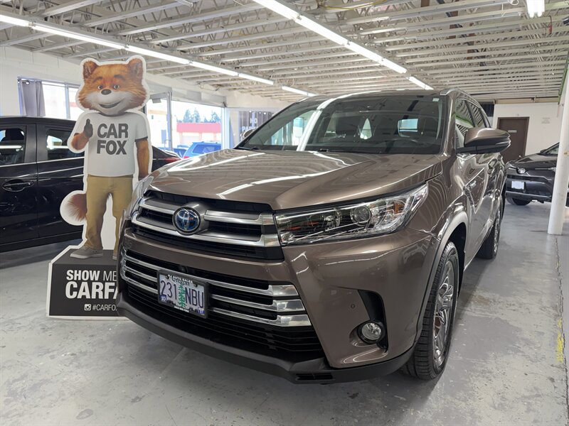 2017 Toyota Highlander Hybrid Limited Platinum ONE OWNER   - Photo 1 - Portland, OR 97267