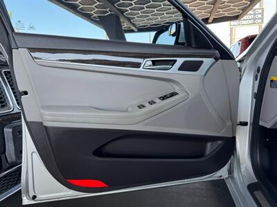 2016 Hyundai Genesis 3.8L   - Photo 17 - North Hollywood, CA 91605