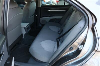 2022 Toyota Camry Hybrid LE  HYBRID - Photo 16 - North Hollywood, CA 91605