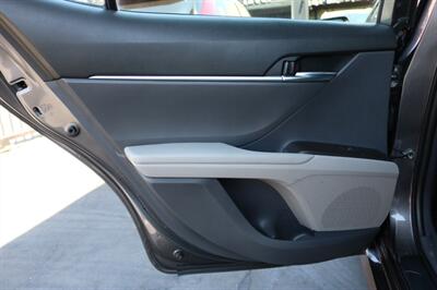 2022 Toyota Camry Hybrid LE  HYBRID - Photo 20 - North Hollywood, CA 91605