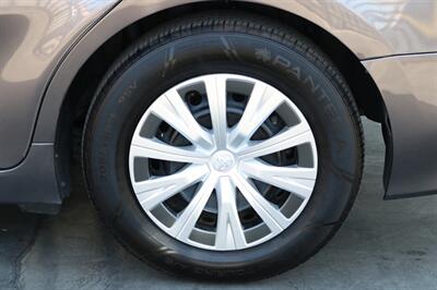 2022 Toyota Camry Hybrid LE  HYBRID - Photo 34 - North Hollywood, CA 91605