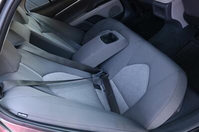 2022 Toyota Camry Hybrid LE  HYBRID - Photo 18 - North Hollywood, CA 91605