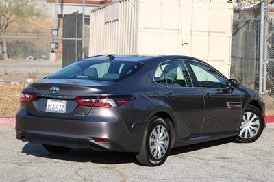 2022 Toyota Camry Hybrid LE  HYBRID - Photo 13 - North Hollywood, CA 91605