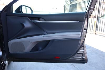 2022 Toyota Camry Hybrid LE  HYBRID - Photo 21 - North Hollywood, CA 91605