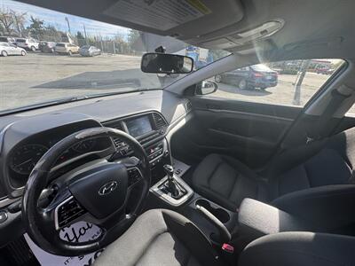 2017 Hyundai ELANTRA SE   - Photo 13 - Langley, BC V3A 4H1