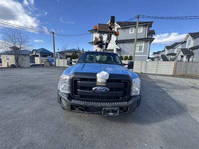 2011 Ford F-550 Super Duty   - Photo 2 - Langley, BC V3A 4H1