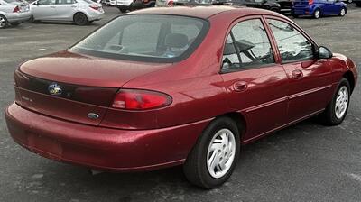 1999 Ford Escort SE - Photo 11 - Langley, BC V3A 4H1