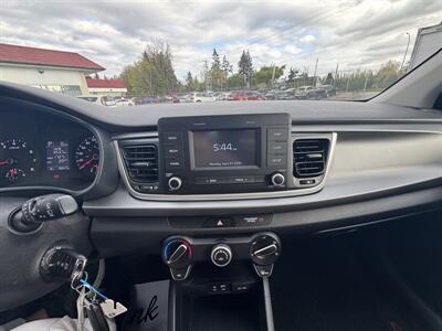 2019 Kia Rio 5-Door S   - Photo 12 - Langley, BC V3A 4H1