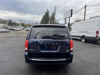 2017 Dodge Grand Caravan GT   - Photo 2 - Langley, BC V3A 4H1