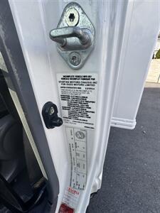 2012 Isuzu NPR - Photo 29 - Langley, BC V3A 4H1