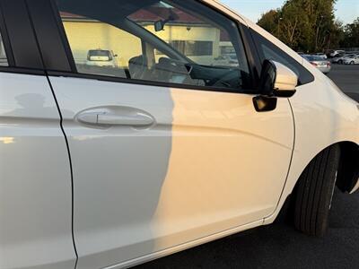 2016 Honda Fit LX   - Photo 9 - Langley, BC V3A 4H1