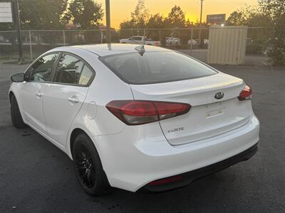2017 Kia Forte LX   - Photo 5 - Langley, BC V3A 4H1