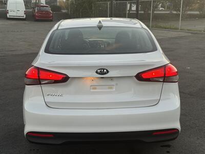 2017 Kia Forte LX   - Photo 3 - Langley, BC V3A 4H1