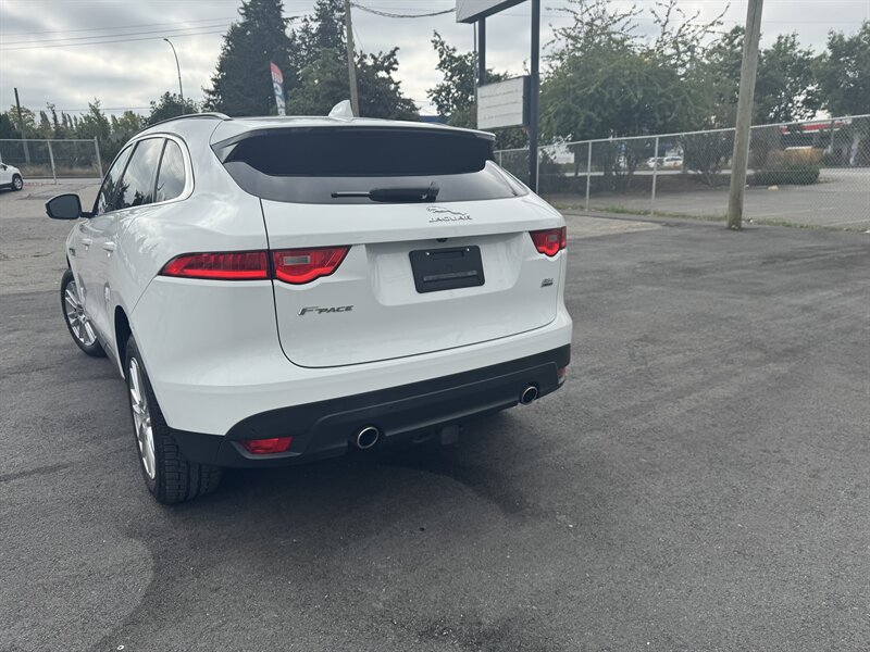 2017 Jaguar F-PACE 35t Prestige