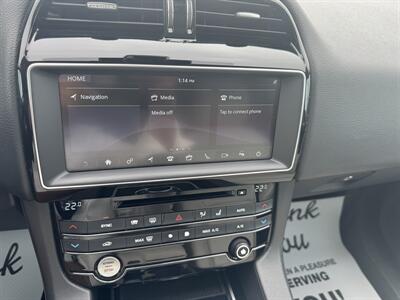 2017 Jaguar F-PACE 35t Prestige   - Photo 12 - Langley, BC V3A 4H1