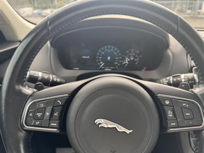 2017 Jaguar F-PACE 35t Prestige   - Photo 13 - Langley, BC V3A 4H1