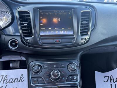 2016 Chrysler 200 S - Photo 21 - Langley, BC V3A 4H1