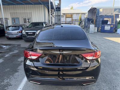 2016 Chrysler 200 S - Photo 4 - Langley, BC V3A 4H1