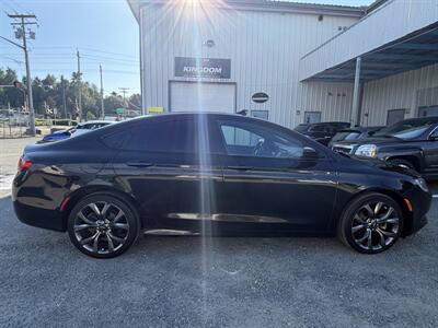 2016 Chrysler 200 S - Photo 8 - Langley, BC V3A 4H1
